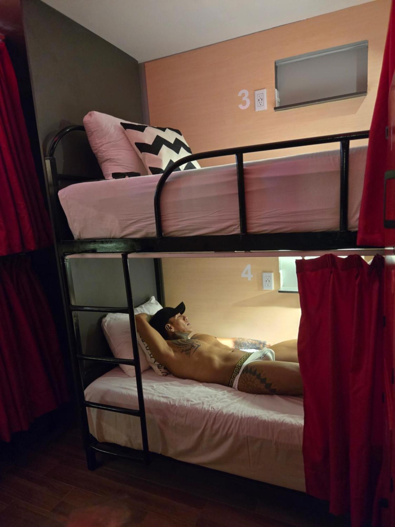 Spartacus Hostel Boutique For Men Puerto Vallarta Exterior photo